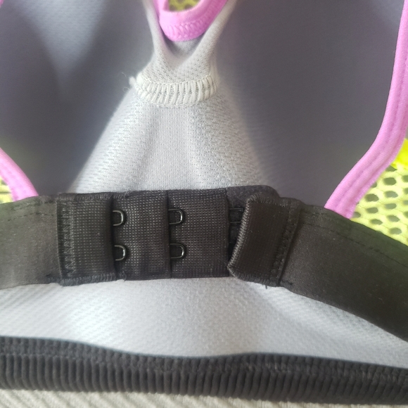 Victoria's Secret Underwire Sports Bra - Picture 3 of 6